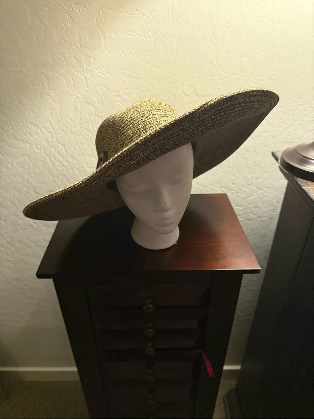 Classic Wide-Brim Straw Sun Hat in Natural